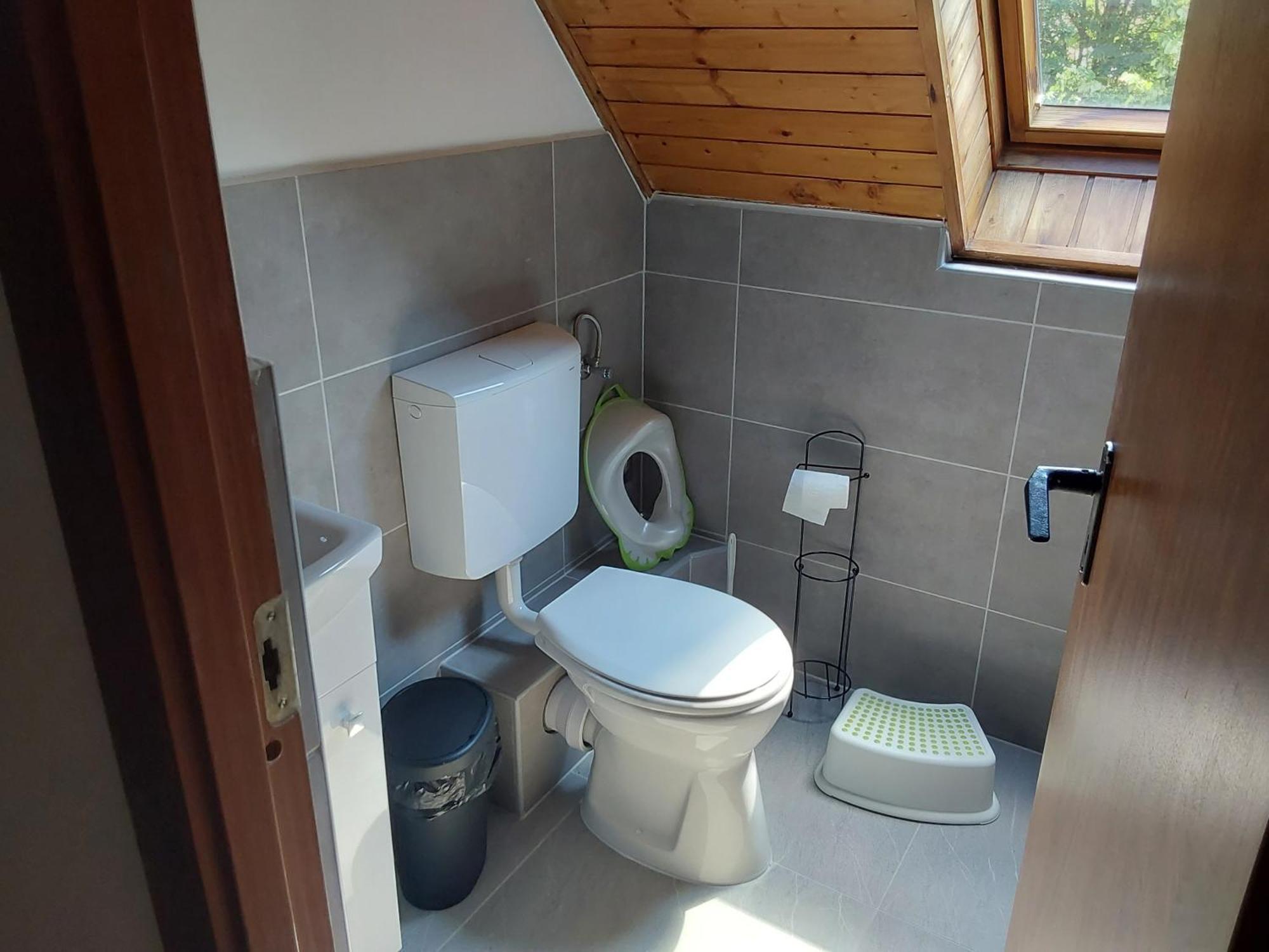 Tuerkiz Apartman - 5 Szobas 13 Fos Apartmanhaz 4Km A Balaton- Balatonszabadi Fürdőtelep Exterior foto