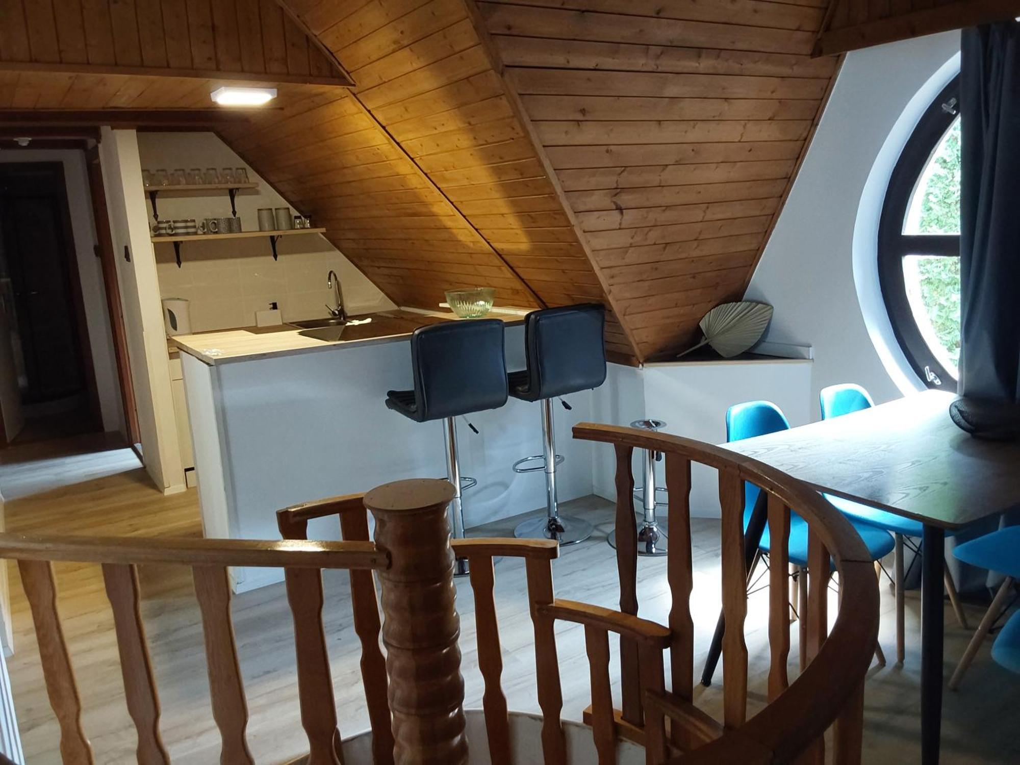 Tuerkiz Apartman - 5 Szobas 13 Fos Apartmanhaz 4Km A Balaton- Balatonszabadi Fürdőtelep Exterior foto