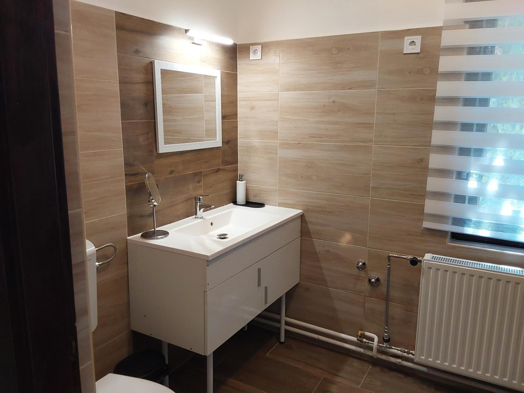 Tuerkiz Apartman - 5 Szobas 13 Fos Apartmanhaz 4Km A Balaton- Balatonszabadi Fürdőtelep Exterior foto