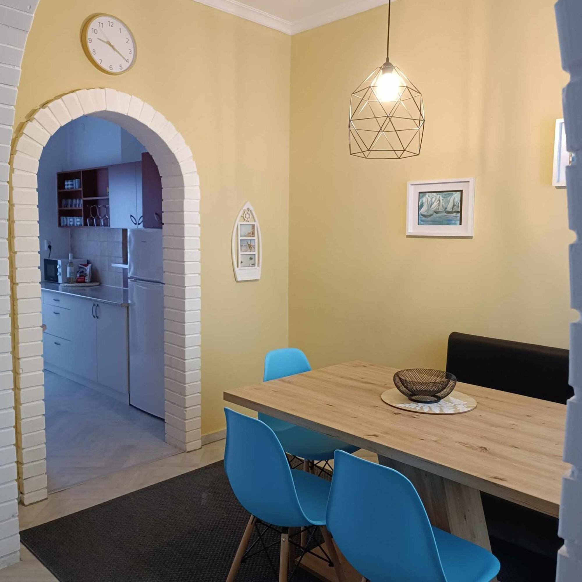 Tuerkiz Apartman - 5 Szobas 13 Fos Apartmanhaz 4Km A Balaton- Balatonszabadi Fürdőtelep Exterior foto